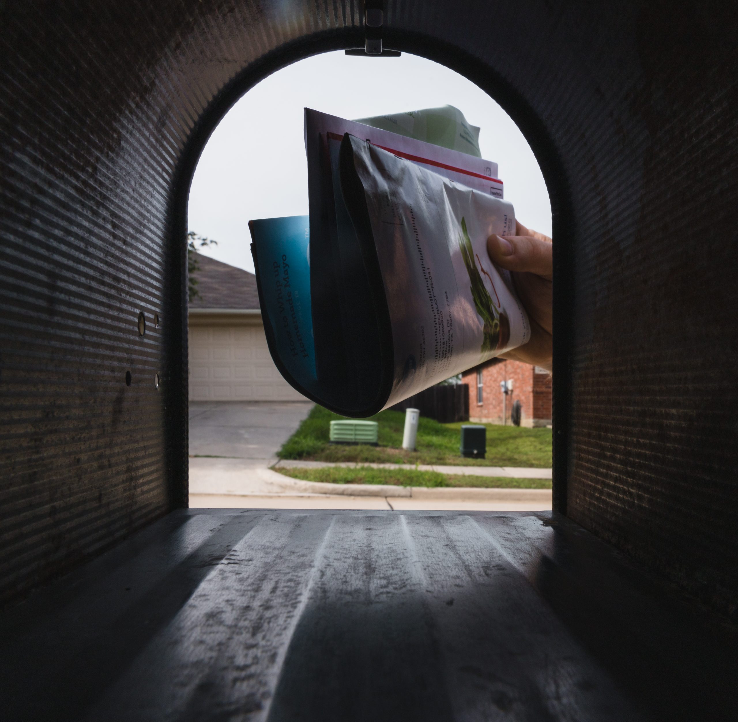 mail-in-a-mailbox-94A7X4H